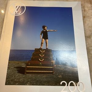 NEW Louis Vuitton THE BOOK 200 edition